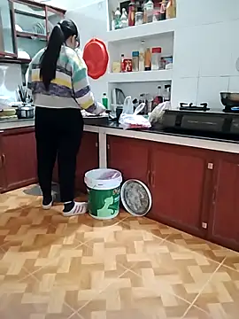 LiilyZi online show from February 11, 3:30 am