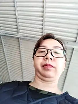 LiilyZi online show from March 14, 2:12 am