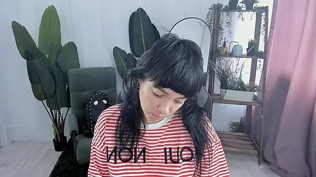 NeoGeisha online show from July 14, 6:29 am