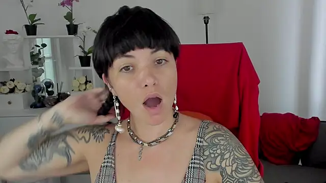 NeoGeisha online show from August 2, 9:34 am