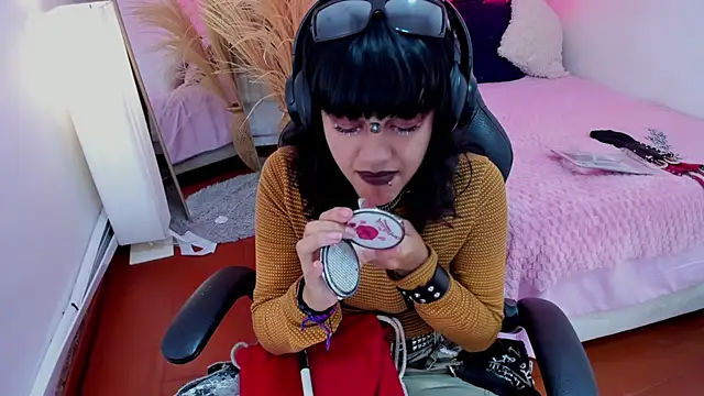 Nahemot sadish online show from March 7, 3:08 pm