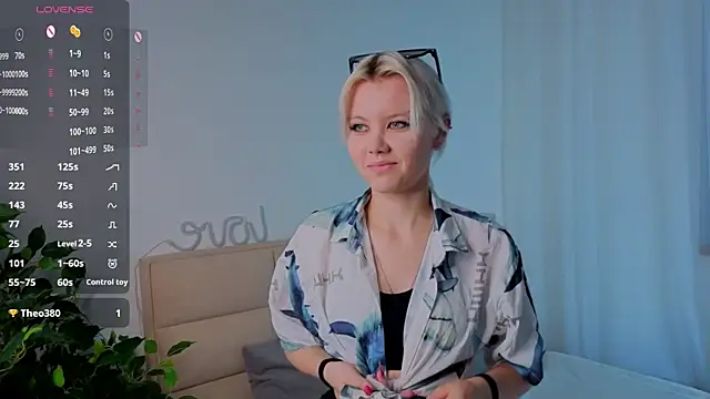 GoldenLenarz online show from July 24, 11:08 am
