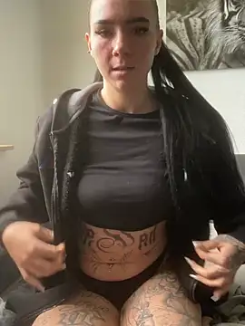 zoeelovee online show from March 30, 11:43 am