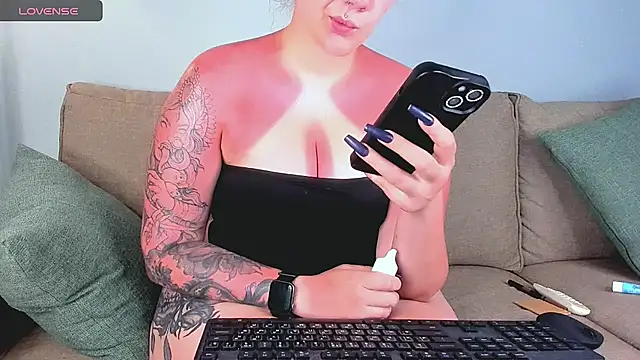 marrena a online show from June 25, 2:22 am