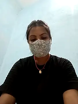 hotcoolcool2 online show from March 18, 7:35 am