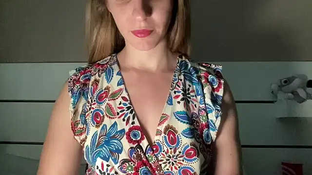 petiteetoile online show from June 12, 2:47 pm
