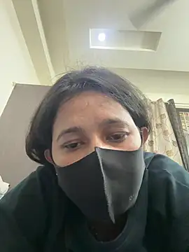 raavigirl online show from March 11, 6:10 pm