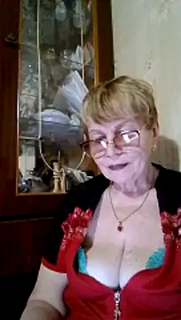 SophieBurns online show from August 1, 3:47 pm