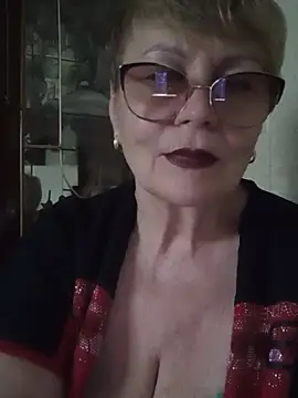 SophieBurns online show from July 28, 2:24 pm