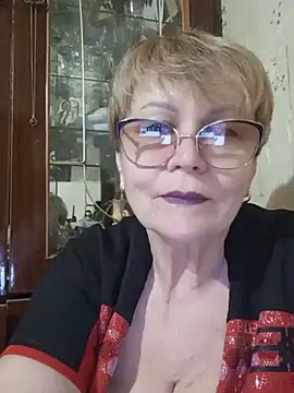 SophieBurns online show from July 8, 1:57 pm
