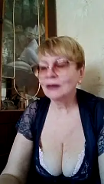 SophieBurns online show from June 29, 10:15 am