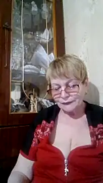 SophieBurns online show from June 17, 5:25 pm
