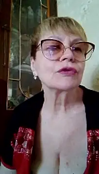 SophieBurns online show from June 14, 10:04 am