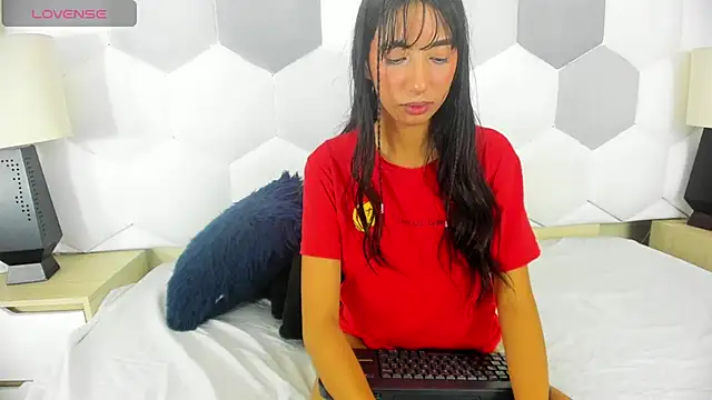 CloeCastillo online show from March 18, 3:11 am