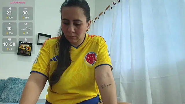 Sophie Tyler online show from July 3, 2:23 pm
