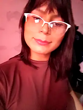 lucyscay  online show from May 2, 9:40 pm