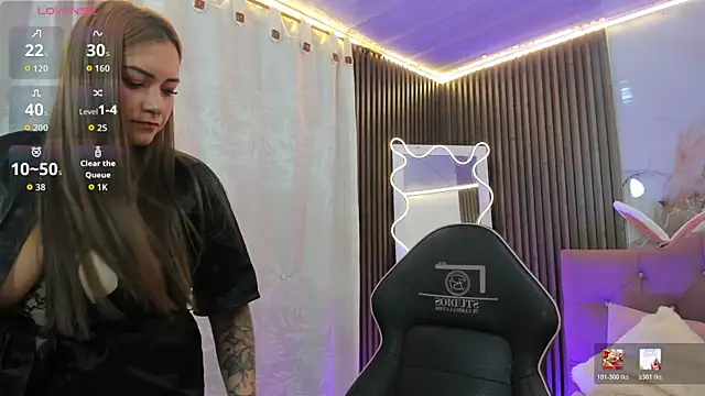 LUNAKITTY TAY online show from July 24, 11:41 am