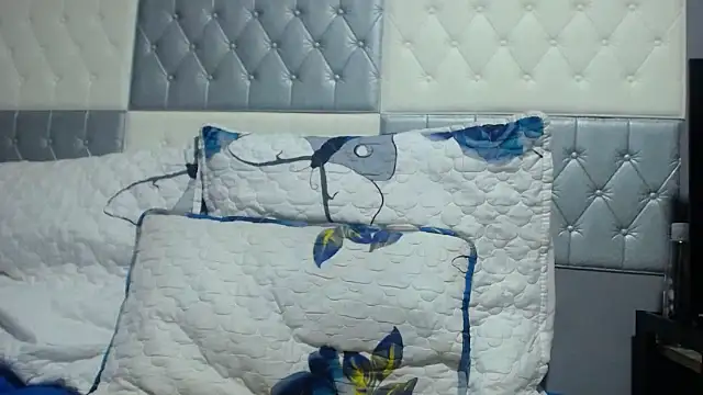 SEXYBUSTYEBONYXX online show from June 23, 6:11 am