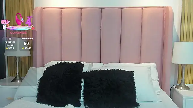 Emily Harpeer online show from February 28, 11:53 am