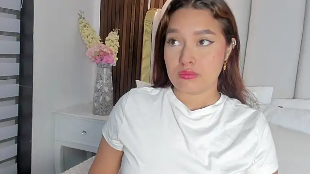 Emily Harpeer online show from May 3, 11:46 am
