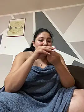 Amber Sinn online show from July 7, 8:22 pm