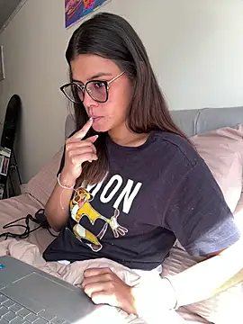 RachelWeisz  online show from July 24, 2:48 pm