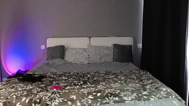 Reyleys online show from February 20, 9:55 am