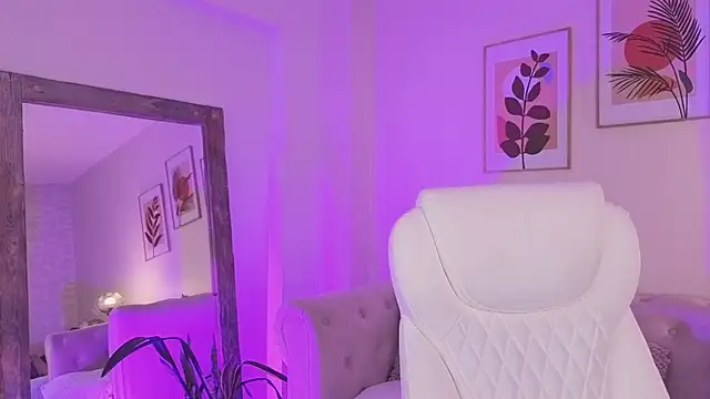 katt souza1 online show from July 25, 5:36 am