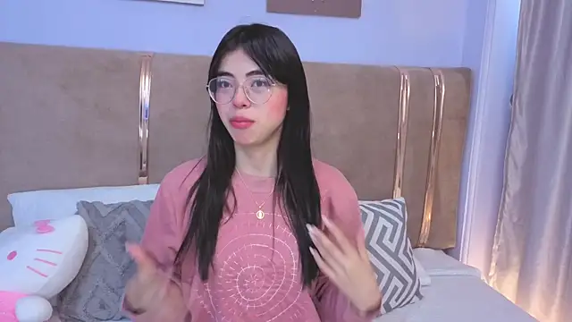 Mia Naive online show from June 20, 12:20 pm