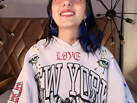 Aris Suarez online show from April 30, 4:28 am