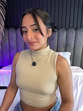 Nanda vixen  online show from June 16, 2:45 am