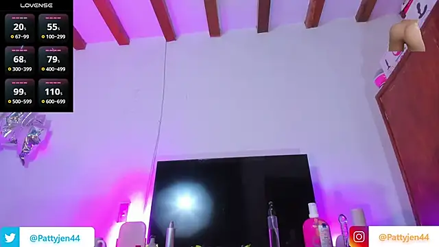 pattyjenkinss online show from May 15, 11:40 pm