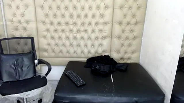 keiandrenne online show from March 22, 2:28 am