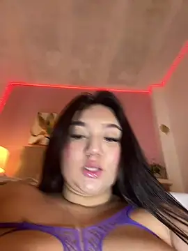 luna bradley  online show from August 1, 1:35 pm