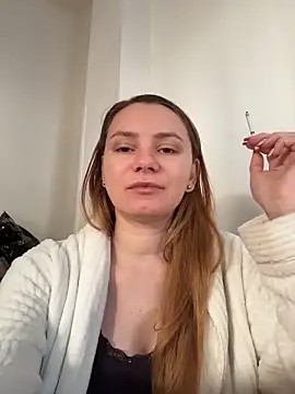 AlessiaandJay online show from April 28, 7:56 am