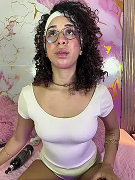 Woo isDaphne online show from May 1, 11:08 pm