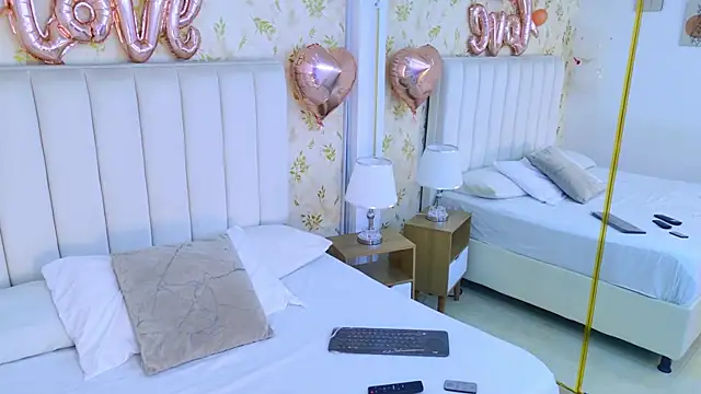 Mia Reize online show from February 16, 12:27 pm