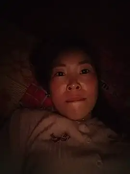 Yiyoongg online show from June 14, 5:41 am