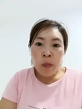 Yiyoongg online show from July 22, 11:00 am