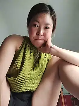 Yiyoongg online show from July 13, 6:14 am