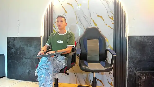 Isaak 26 online show from March 11, 11:03 am