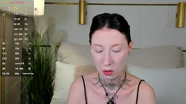 roxy morrison x online show from August 2, 4:04 am