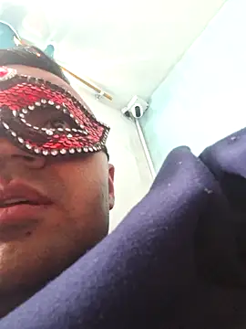 twolove2 online show from April 3, 7:45 pm