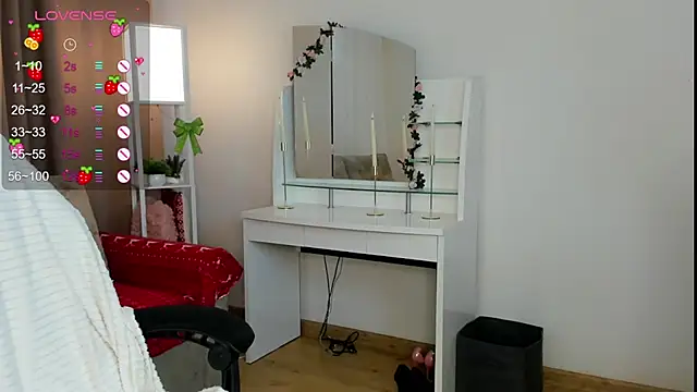 EmilyTrase online show from July 18, 1:53 am