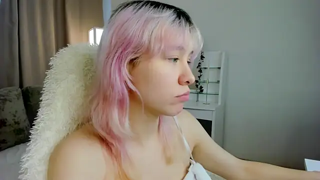 EmilyTrase online show from June 16, 1:17 am