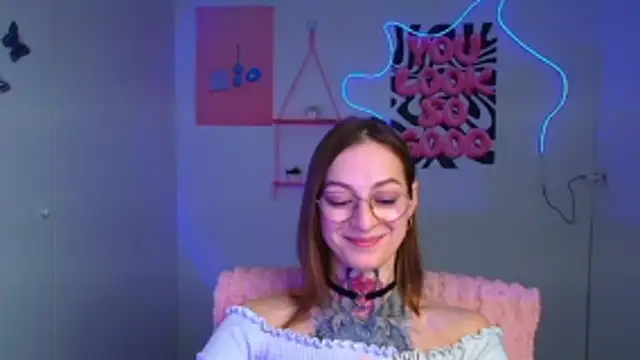 Esmi Winter online show from February 20, 6:37 am