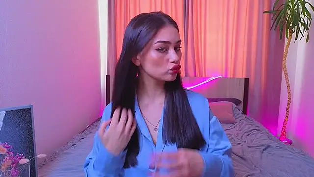 Sofia Plump online show from February 22, 9:10 am