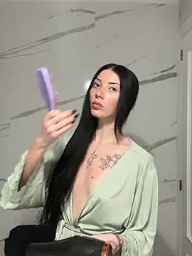 Karmenlovex online show from April 21, 9:00 pm