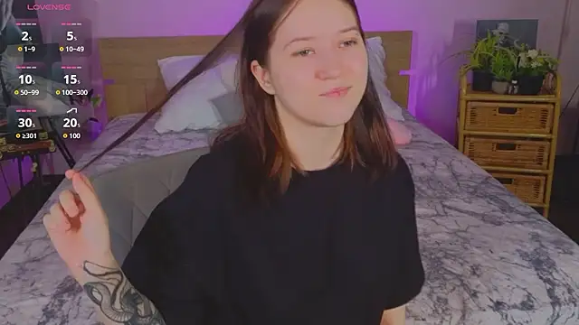 MmollyMay online show from February 18, 10:25 am