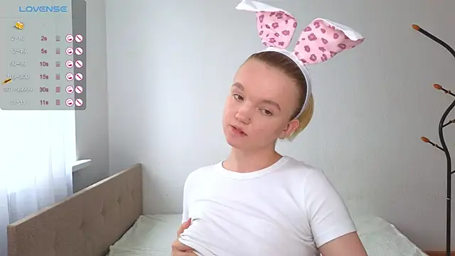 StellaBunny online show from June 27, 8:59 am